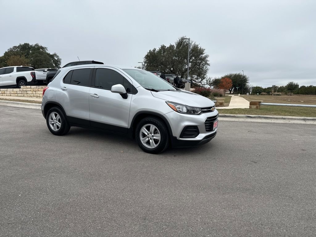 2020 Chevrolet Trax LS's photo