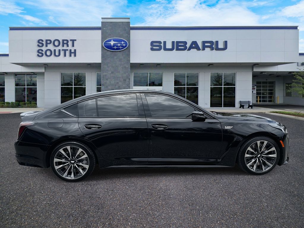 2024 Cadillac CT5 V photo 2