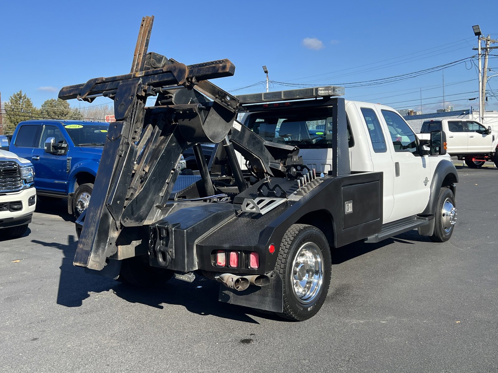 2015 Ford F-550 photo 3