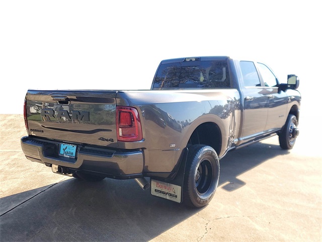 2025 Ram 3500 Laramie photo 4