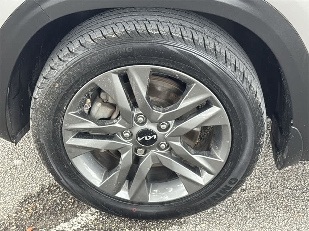 2023 Kia Seltos LX photo 9