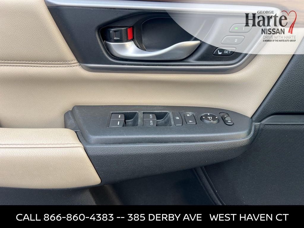 2017 Honda CR-V Touring photo 26