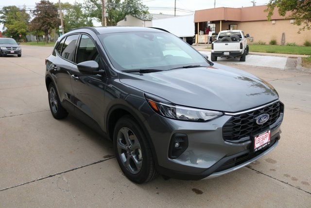 2025 Ford Escape Hybrid ST-Line Select photo 8