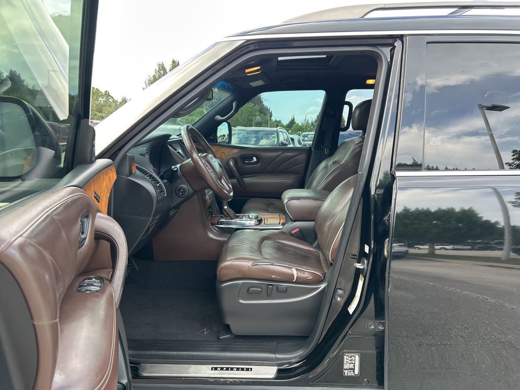 2016 Infiniti QX80 Limited photo 7