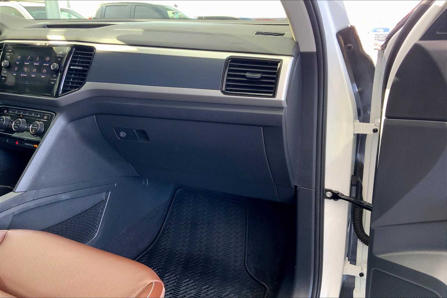 2021 Volkswagen Atlas V6 SEL R-Line photo 15