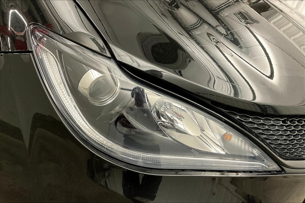 2018 Chrysler Pacifica Touring L photo 28