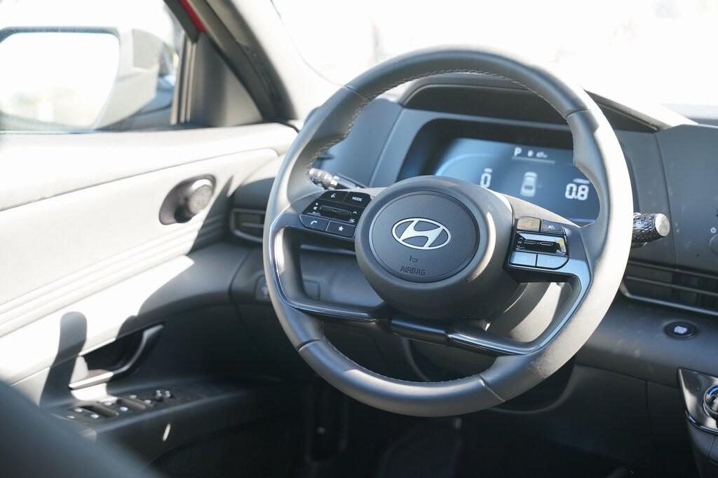 2025 Hyundai Elantra SEL Sport photo 10