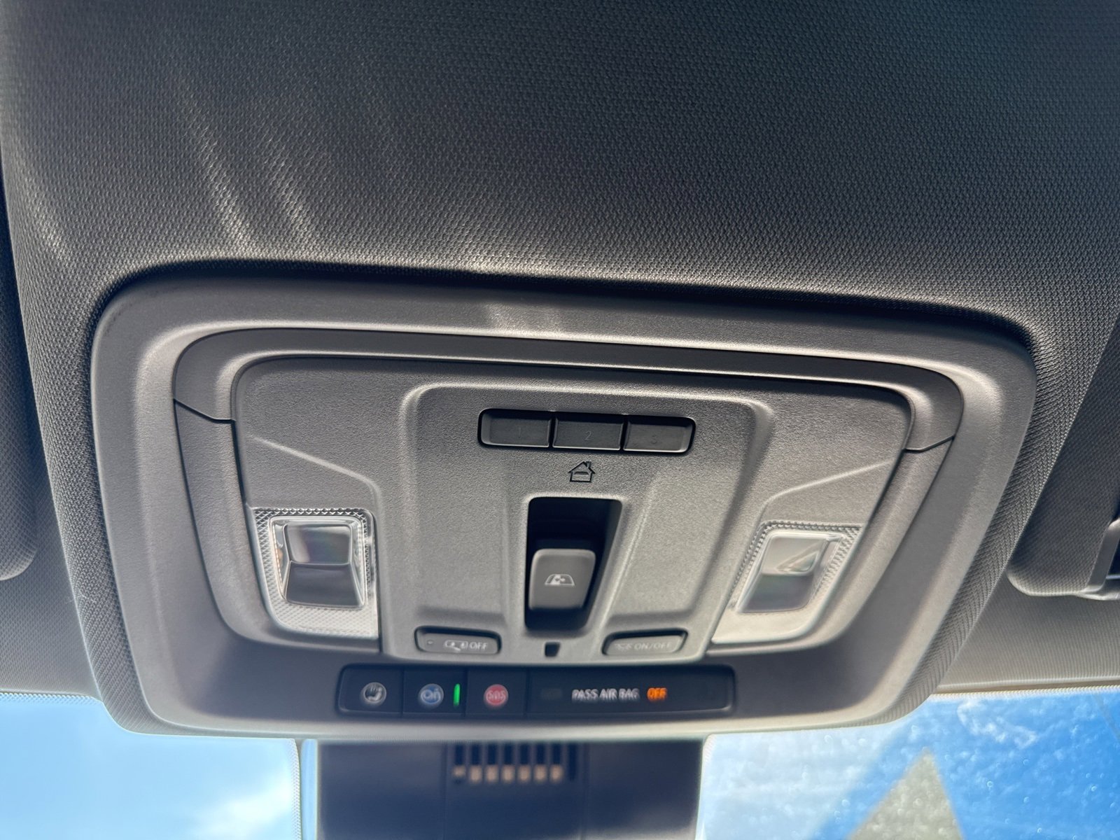 2025 Chevrolet Silverado 1500 RST photo 23