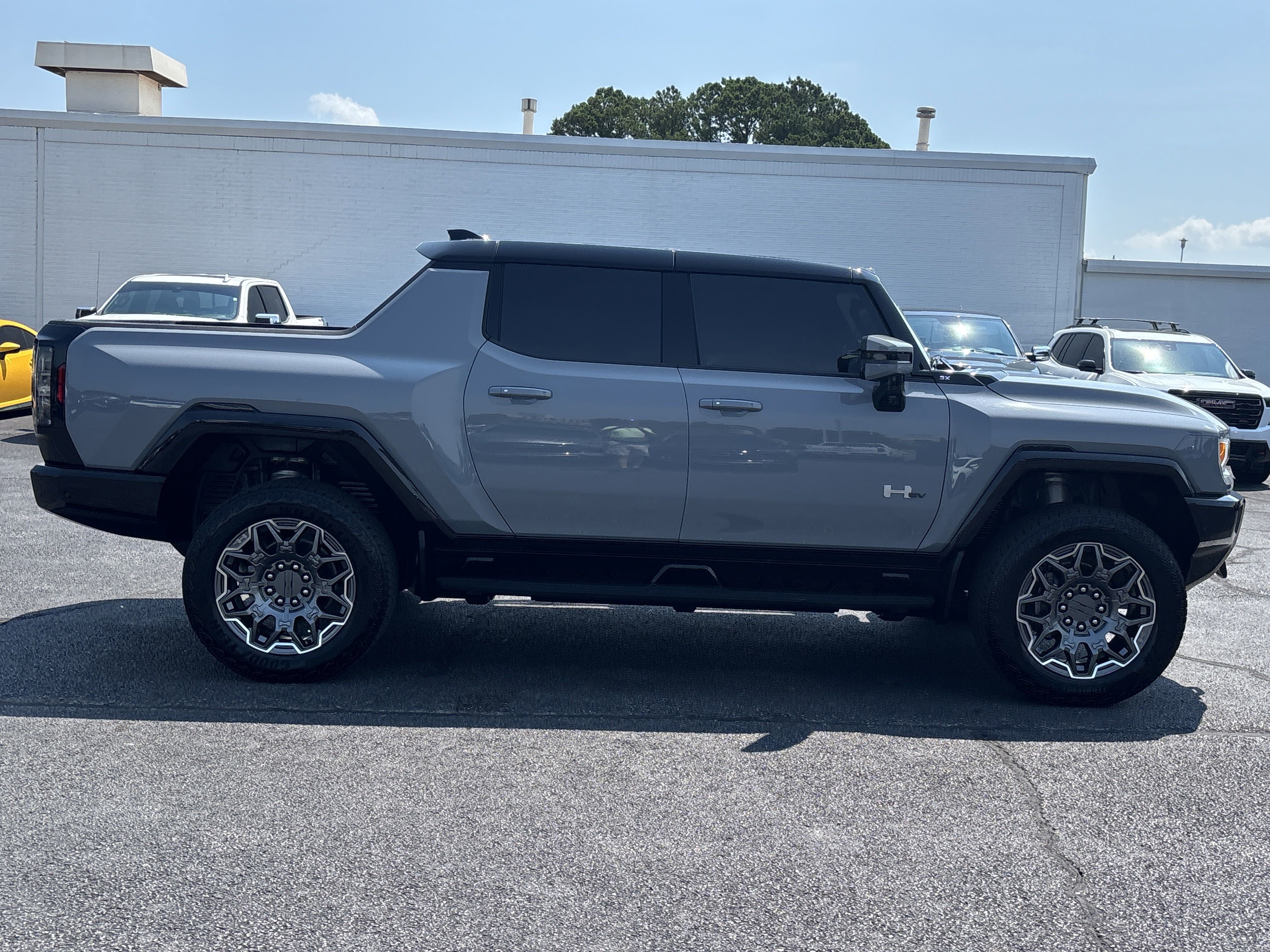 Used 2024 GMC HUMMER EV 3X with VIN 1GT10DDB1RU114568 for sale in Fayetteville, AR