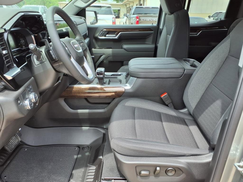 New 2025 Sterling Metallic GMC Elevation image 14