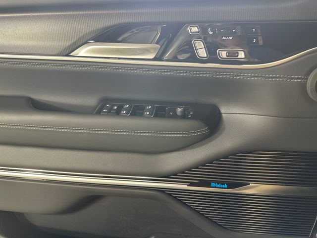 2024 Jeep Grand Wagoneer II photo 34