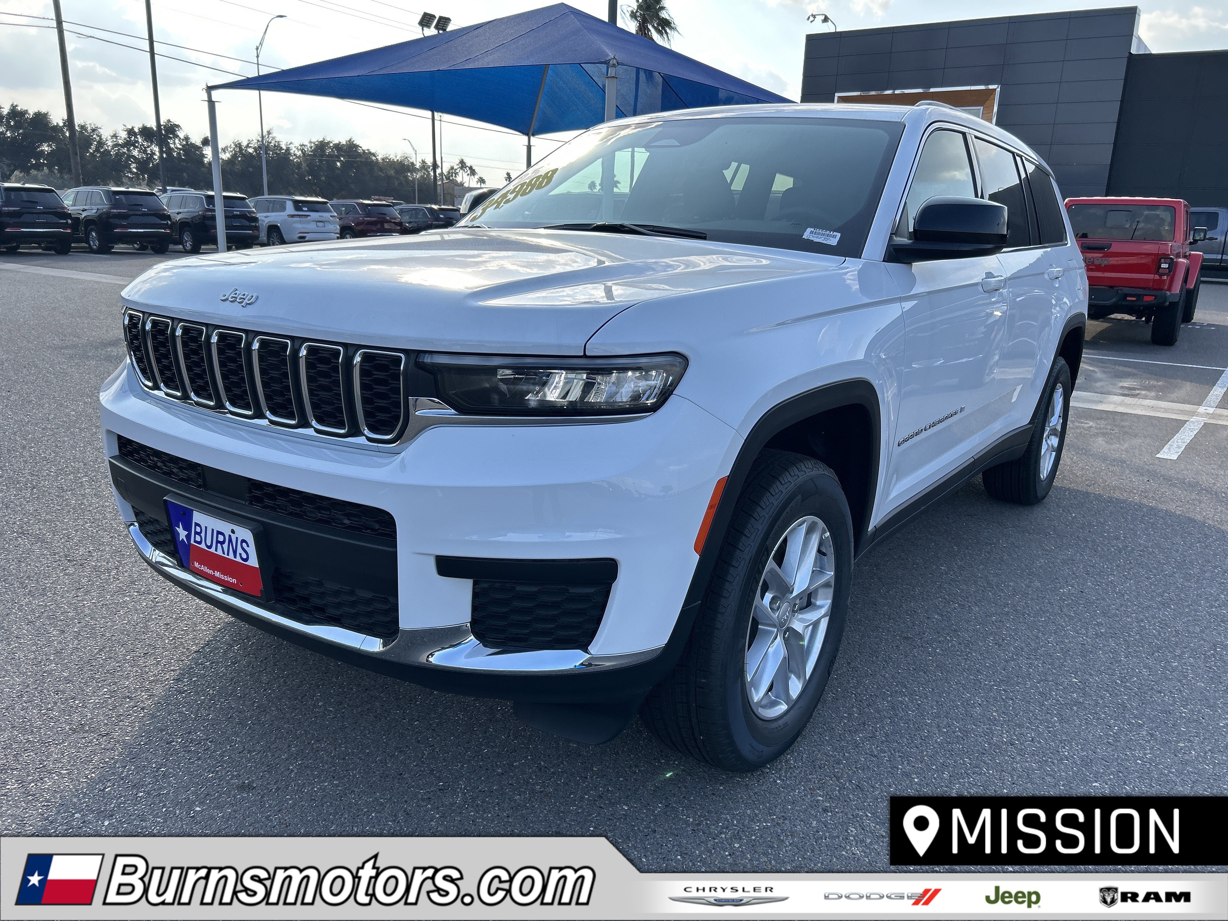 2025 Jeep Grand Cherokee L Laredo's photo