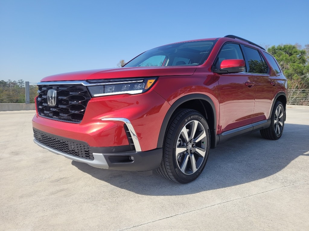 2025 Honda Pilot Touring photo 3