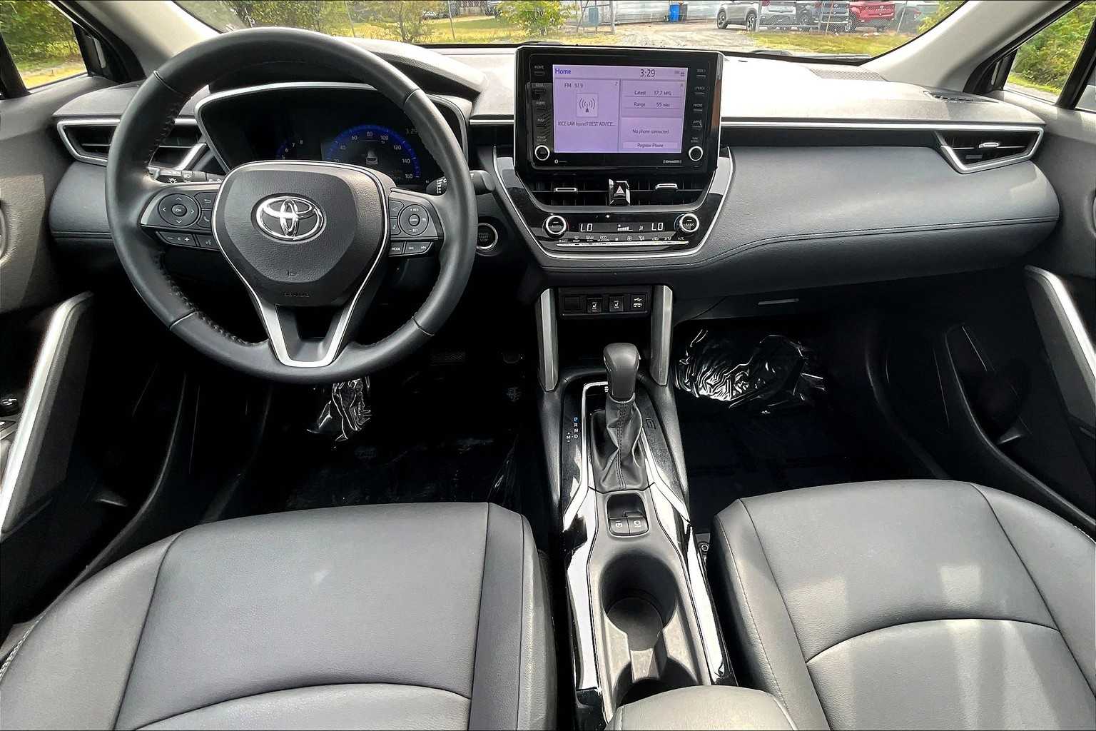 2022 Toyota Corolla Cross XLE photo 14