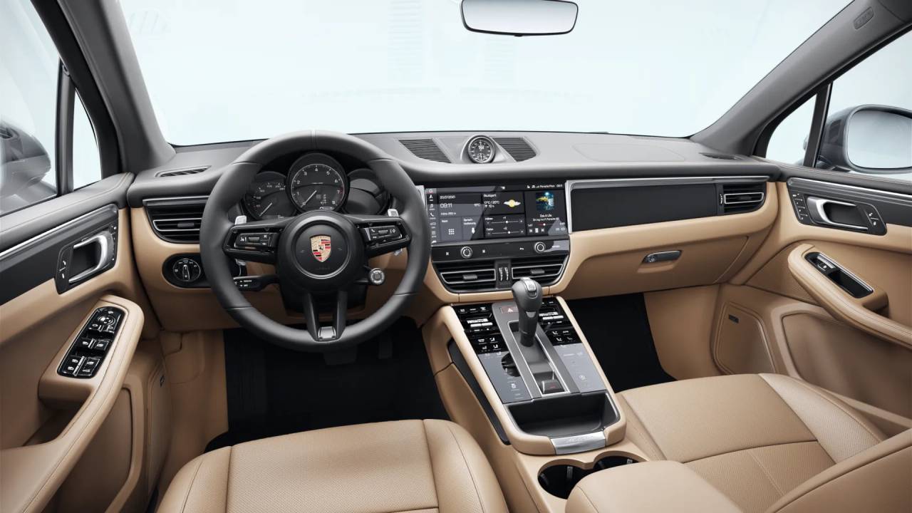 2026 Porsche Macan T photo 10