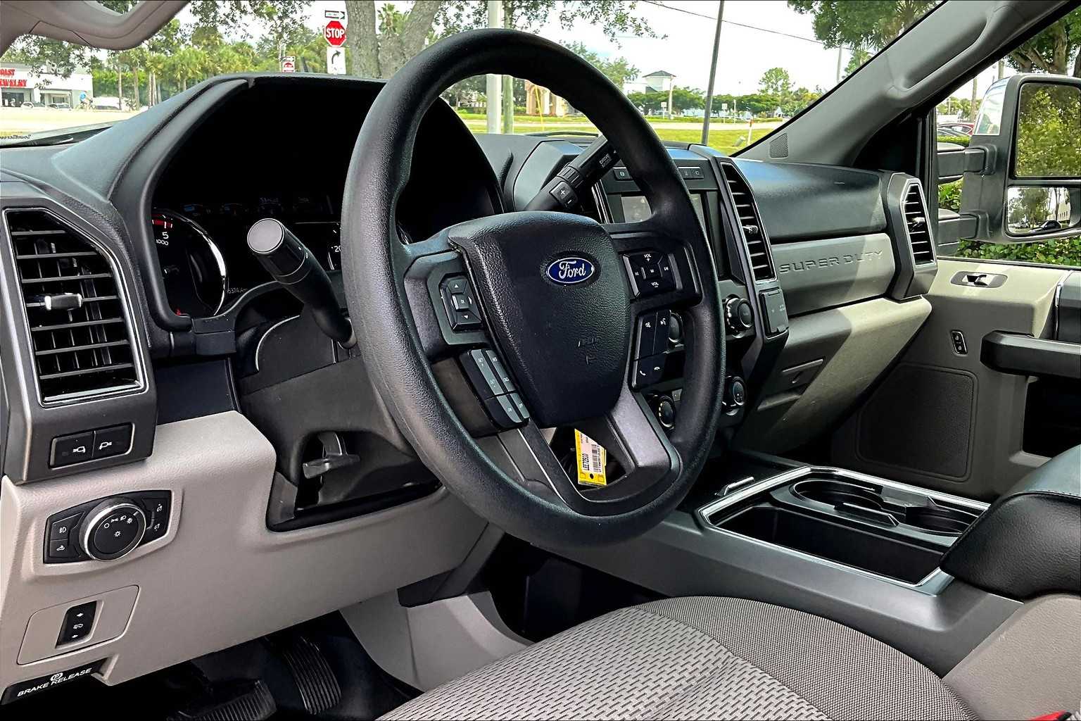 2020 Ford F-250 XLT photo 16