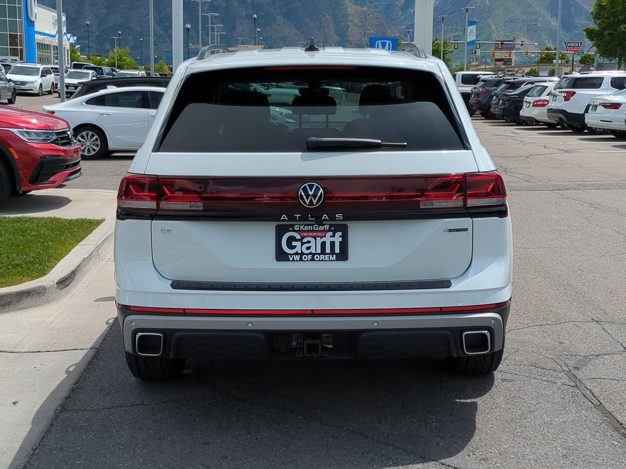 2025 Volkswagen Atlas Peak Edition SE photo 4