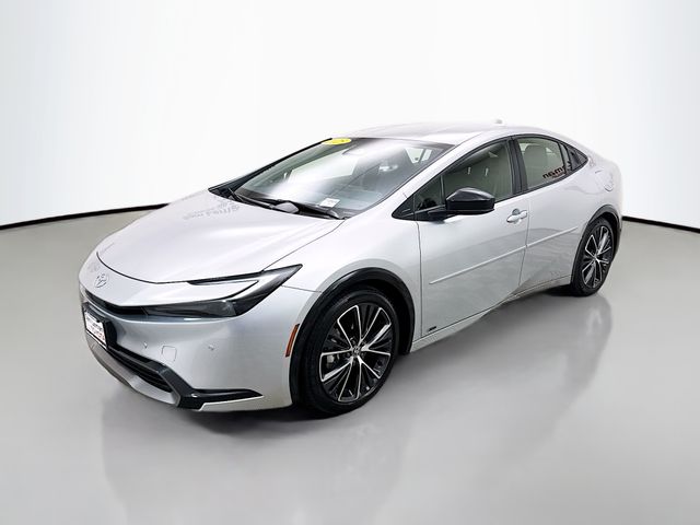 2025 Toyota Prius XLE photo 3