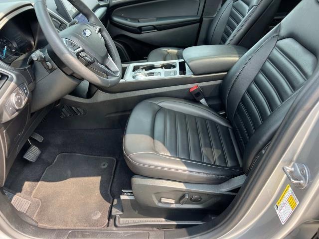 2022 Ford Edge SEL photo 18