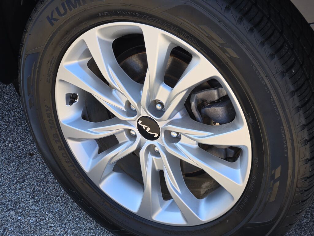 2022 Kia Telluride LX photo 12