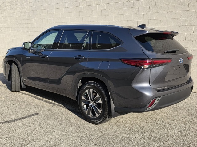 2021 Toyota Highlander Hybrid XLE photo 2