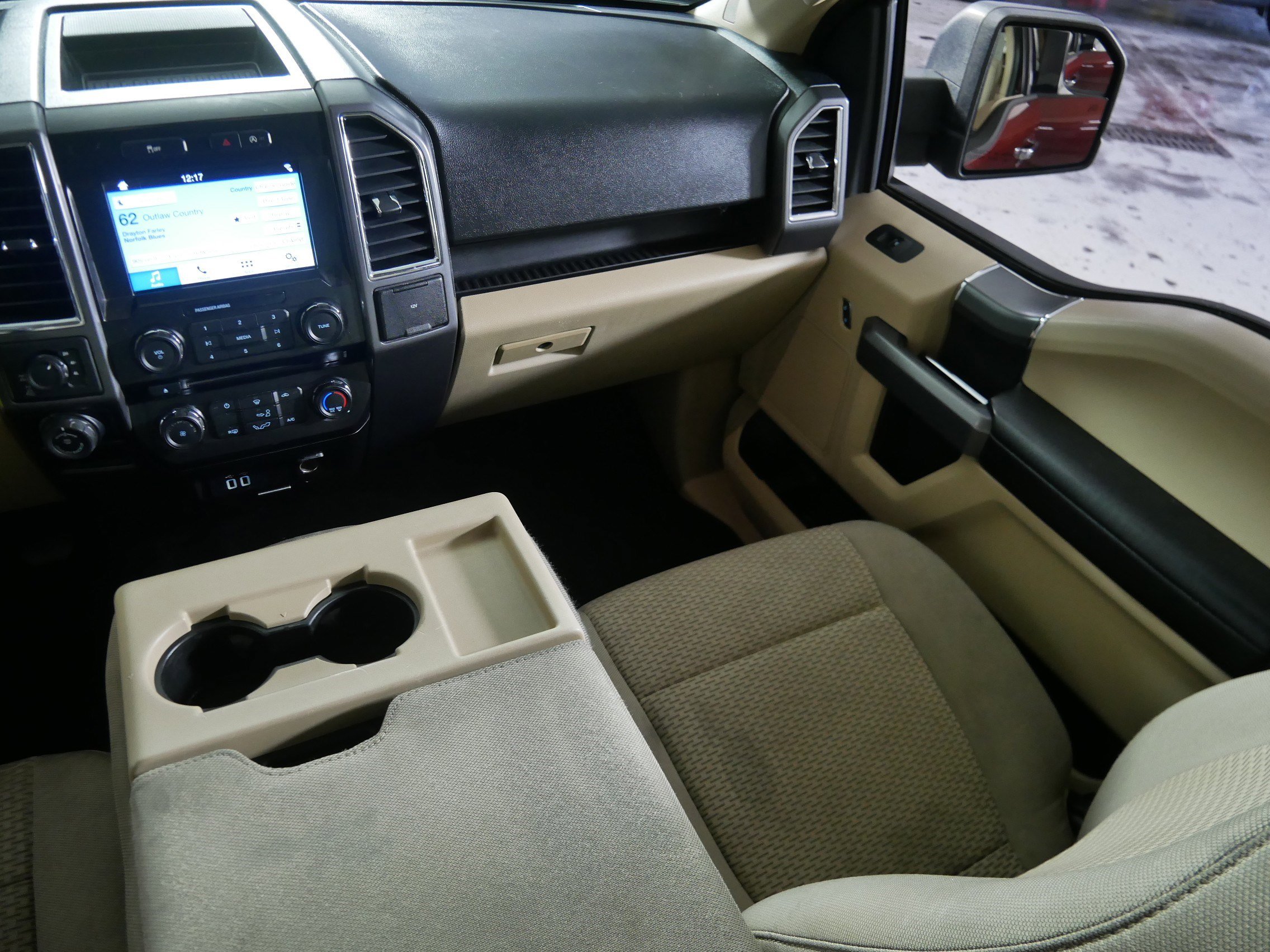 2016 Ford F-150 XLT photo 11
