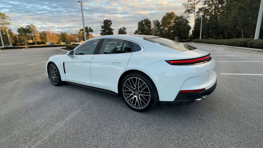 2025 Porsche Panamera Base photo 6