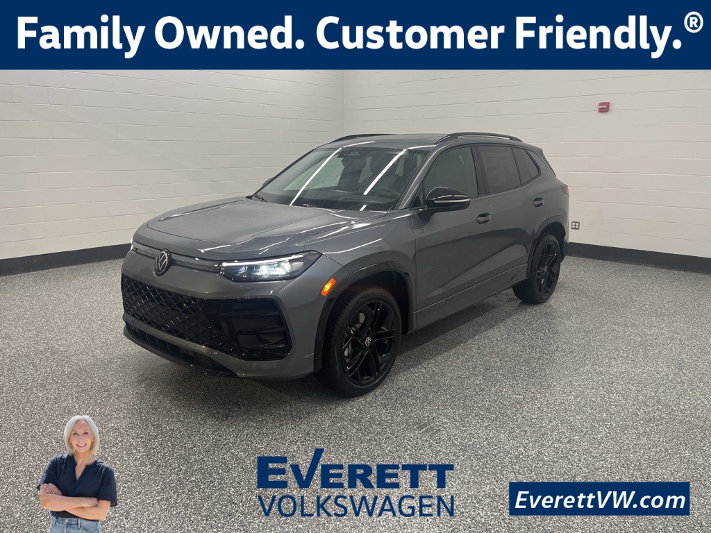 2026 Volkswagen Tiguan SE R-LINE BLACK's photo