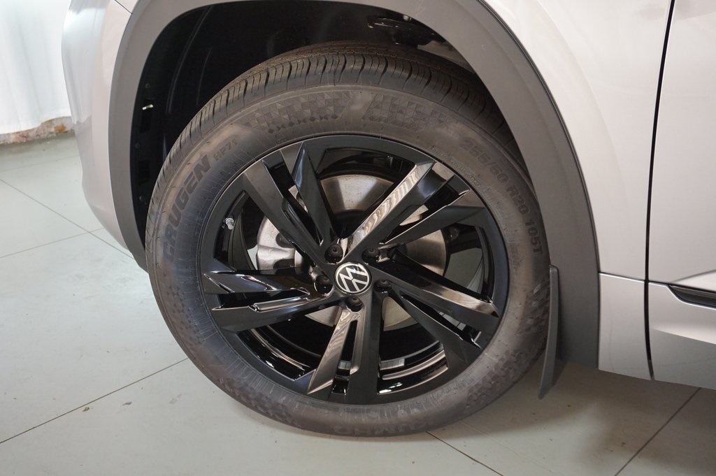 2026 Volkswagen Atlas Cross Sport SEL R-Line photo 33