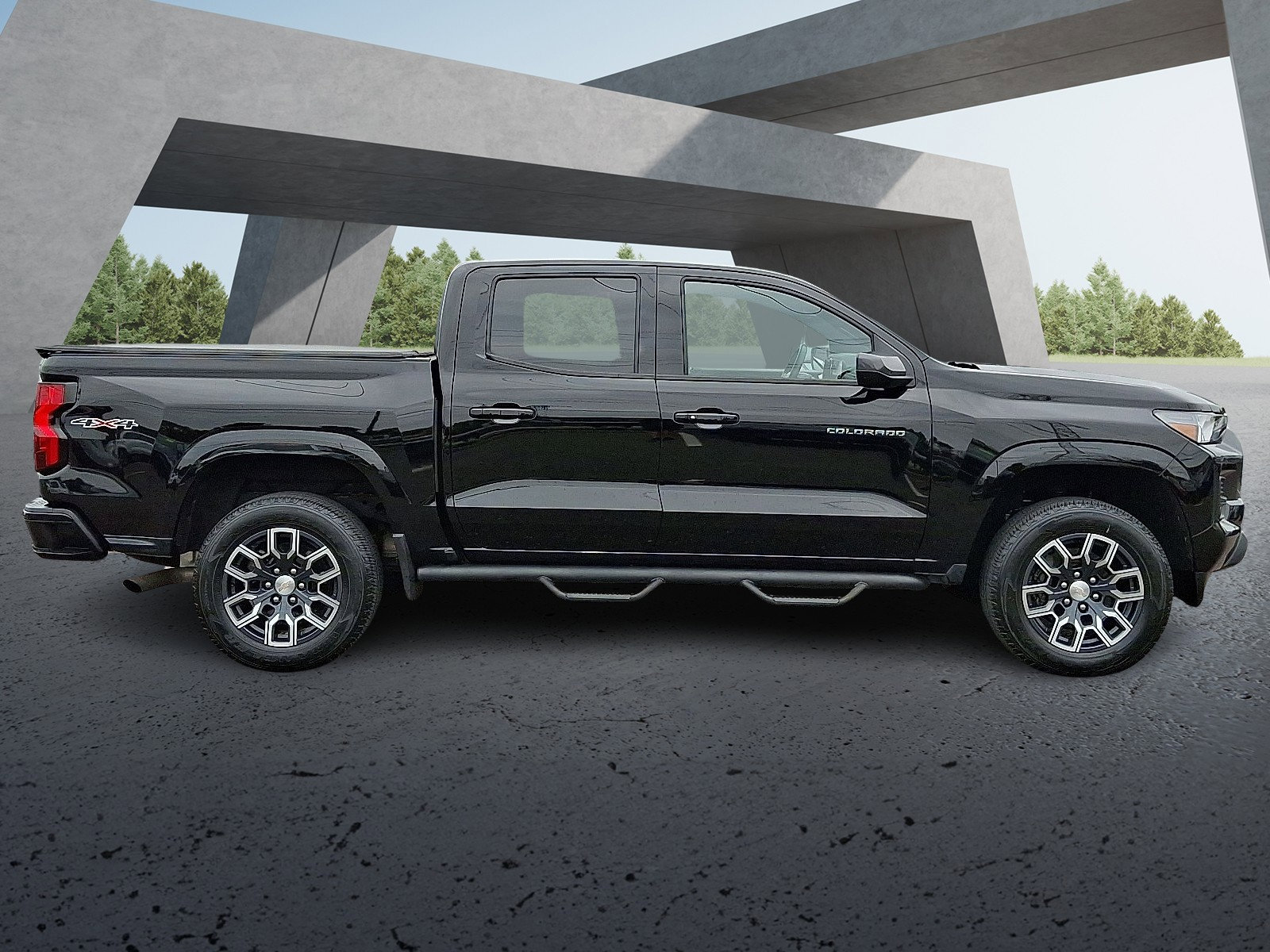 2023 Chevrolet Colorado LT photo 5