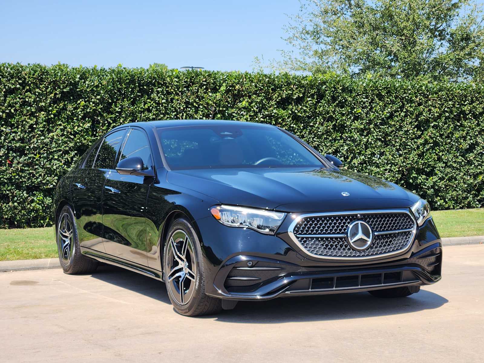 2025 Mercedes Benz E 350 photo 3