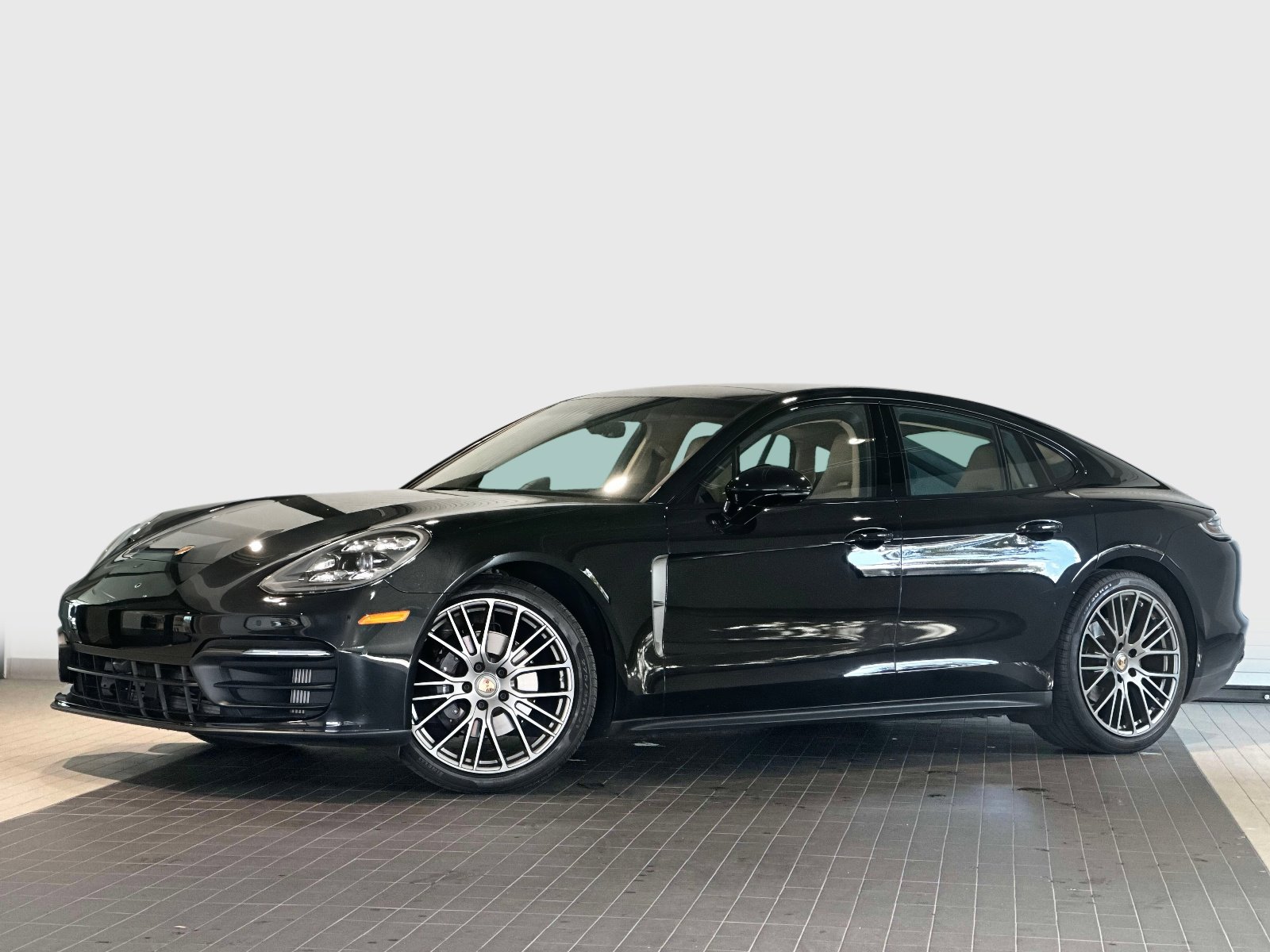 2022 Porsche Panamera Platinum Edition's photo