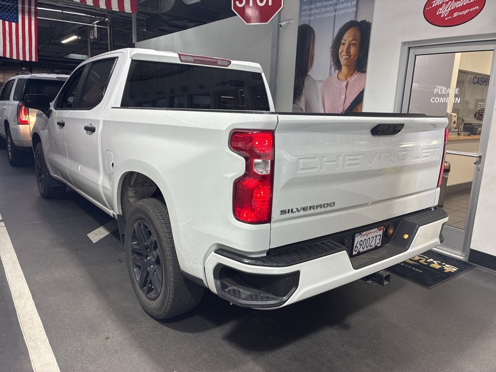 2023 Chevrolet Silverado 1500 Custom photo 2