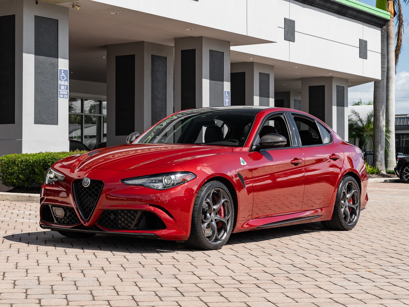 2020 Alfa Romeo Giulia Quadrifoglio photo 30