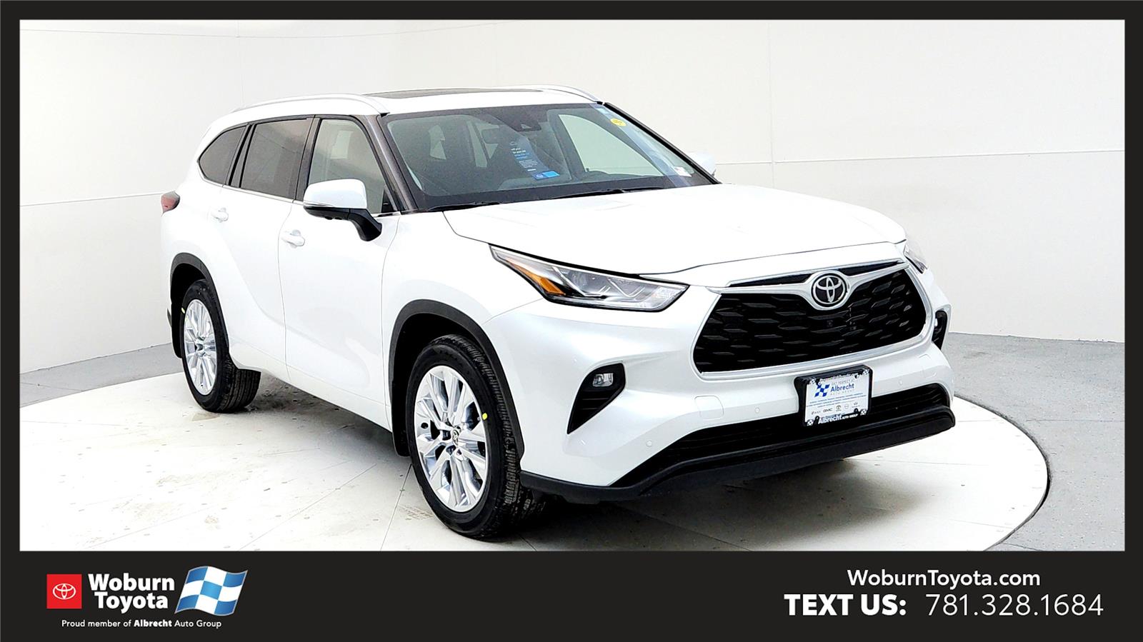 2026 Toyota Highlander Limited's photo