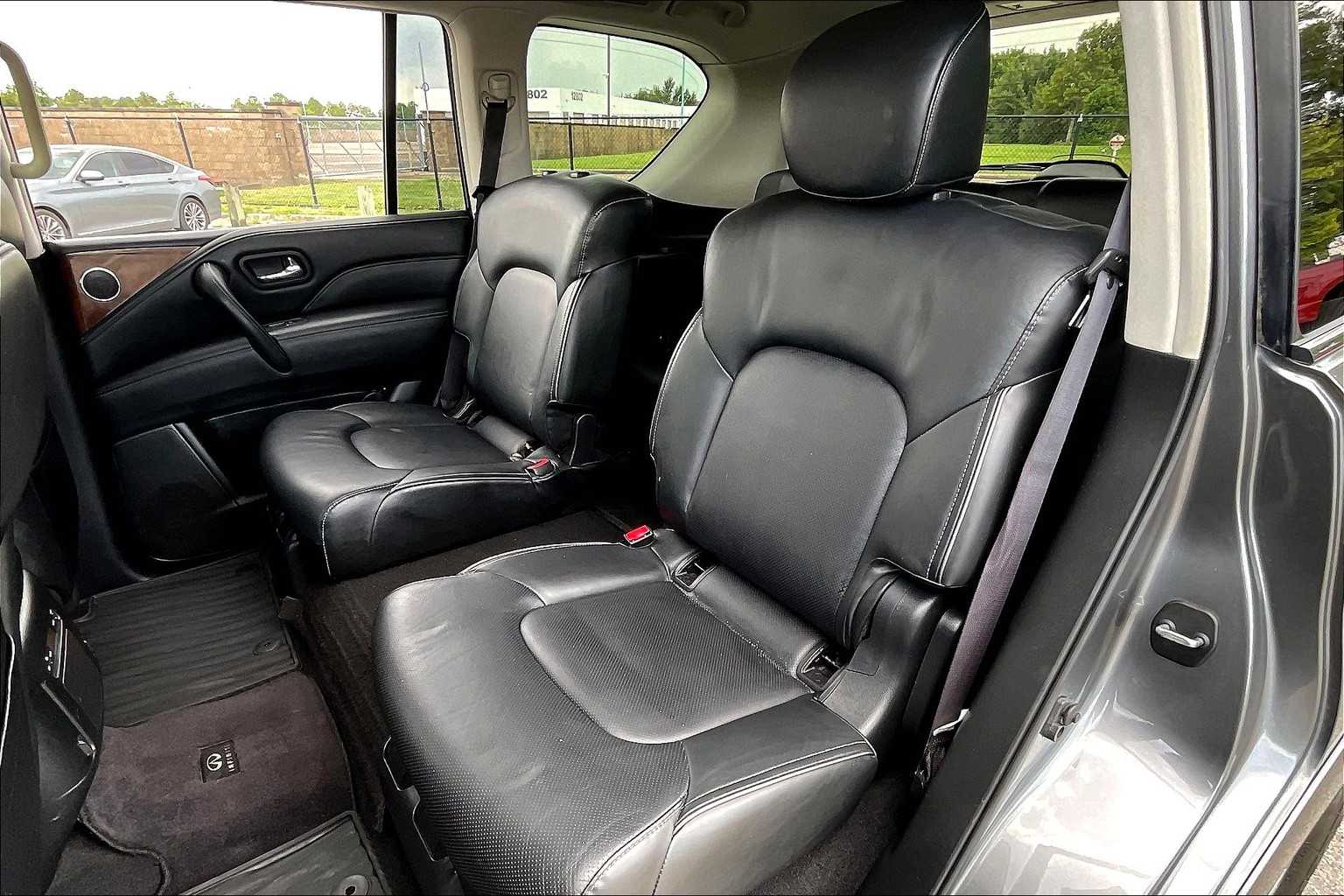 2019 Infiniti QX80 Luxe photo 19