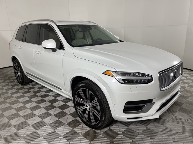 2024 Volvo XC90 Recharge T8 AWD Plus photo 2