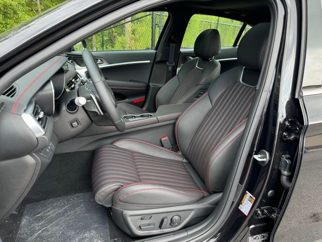 2025 Genesis G70 3.3T Sport Advanced photo 14