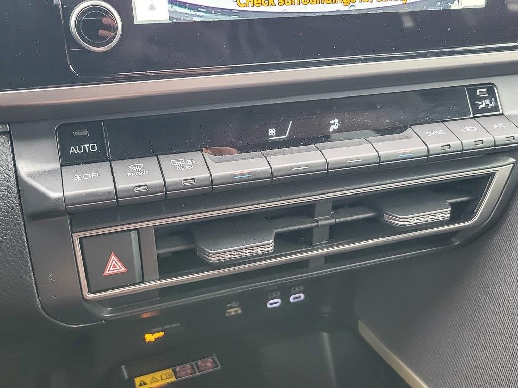 2025 TOYOTA CAMRY - Image 14