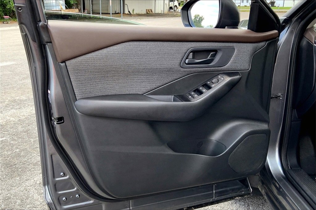 2023 Nissan Rogue S photo 22