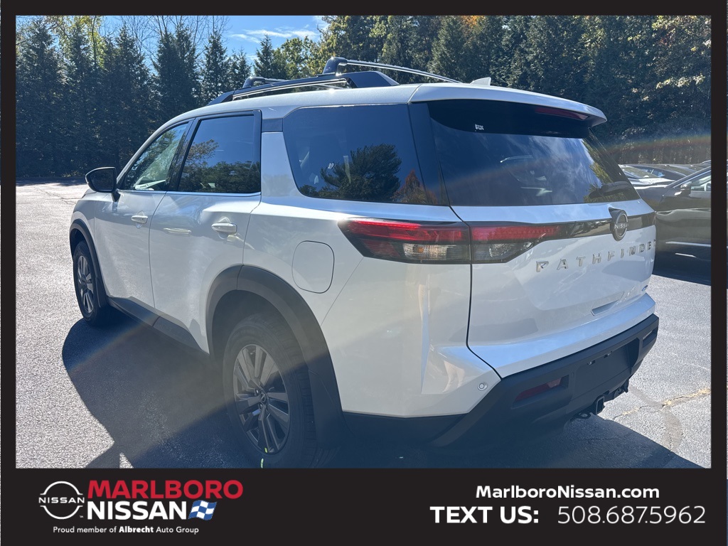 2025 Nissan Pathfinder SV photo 3
