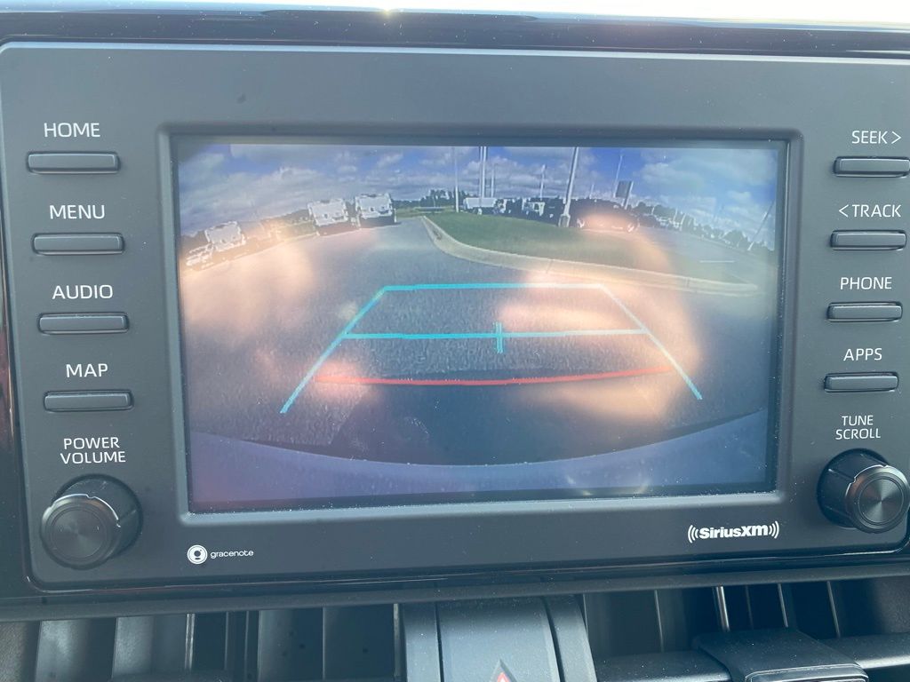 2022 Toyota RAV4 XLE photo 18