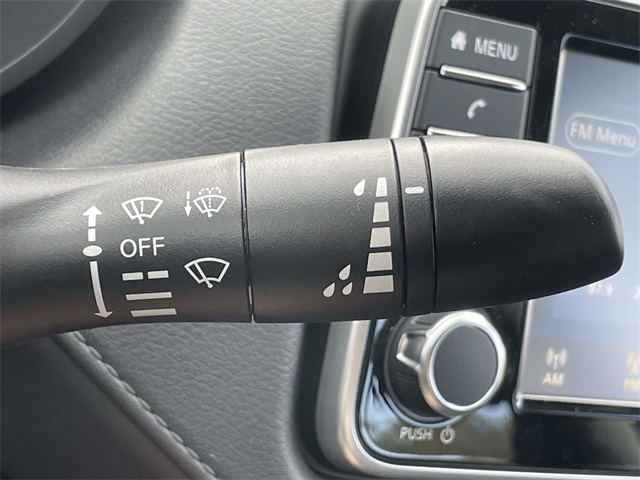 2025 Nissan Versa 1.6 S photo 27