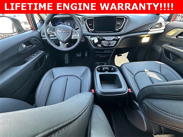 2026 Chrysler Pacifica photo 16