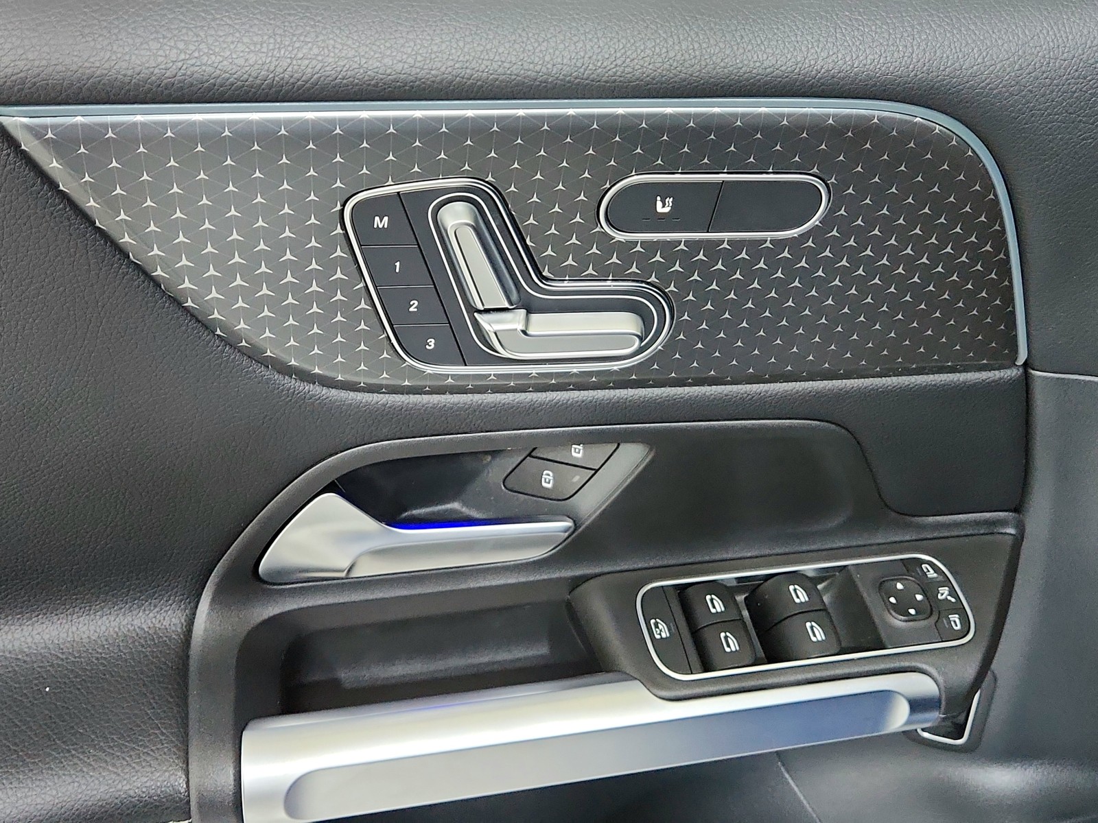 2024 Mercedes Benz GLB 250 photo 32