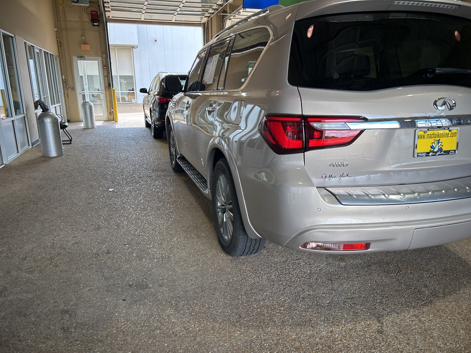 2021 Infiniti QX80 Luxe photo 39