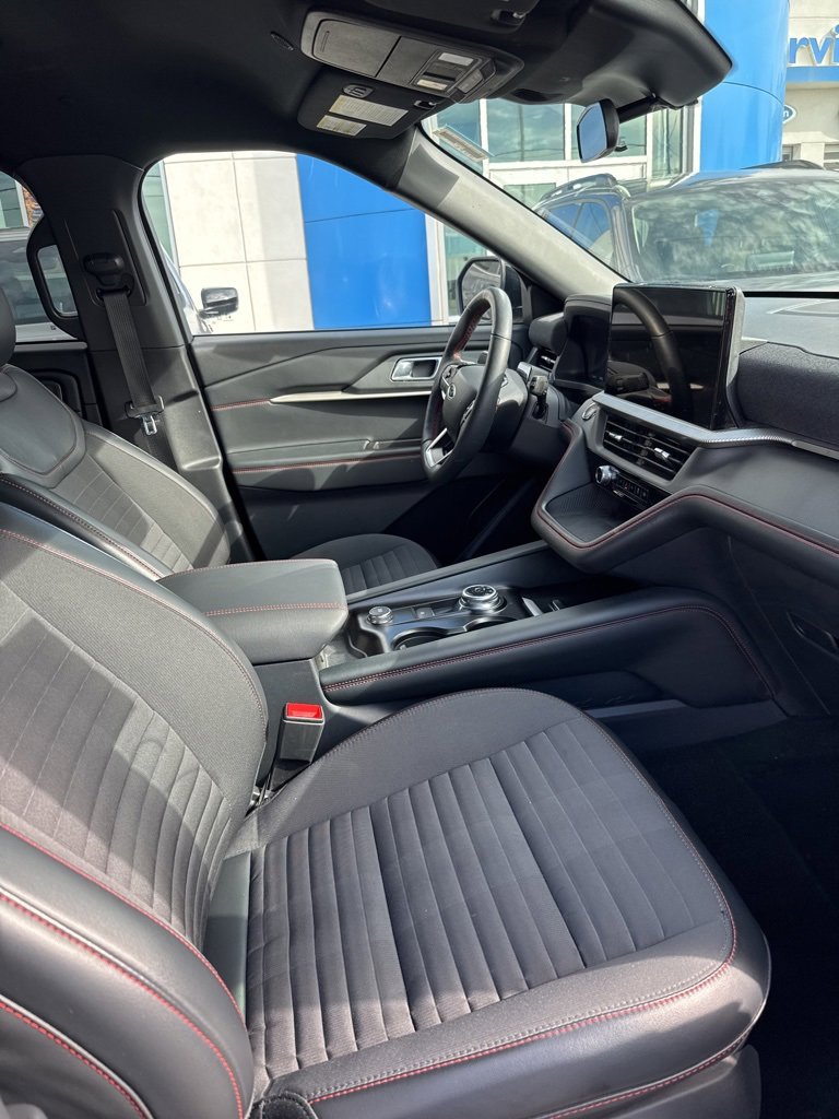 2025 Ford Explorer ST-Line photo 4