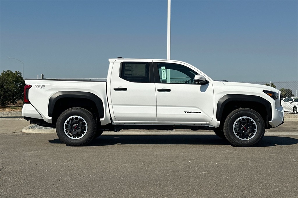 2025 Toyota Tacoma TRD Off-Road 4x4 Double Cab photo 3