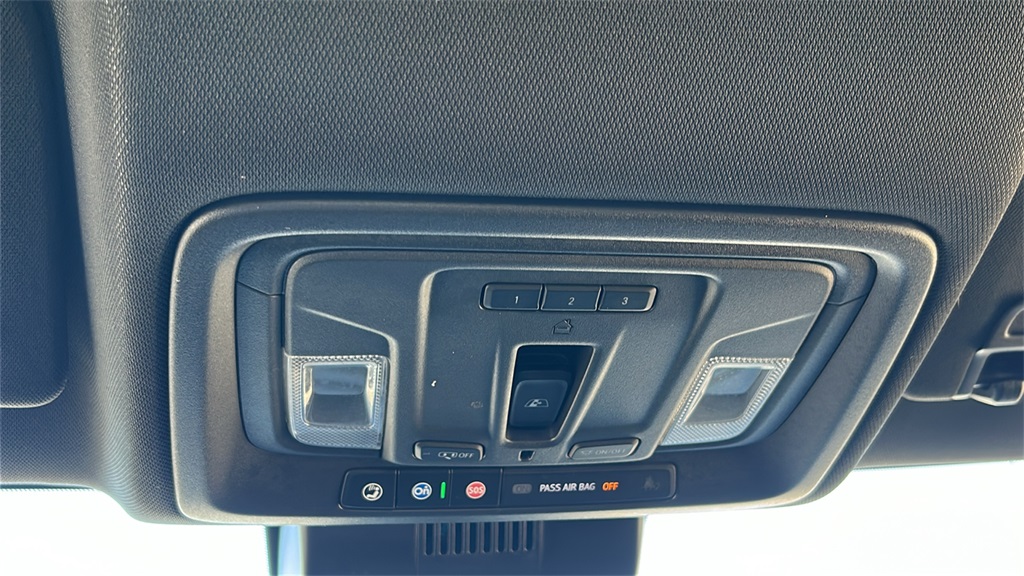 2023 Chevrolet Silverado 1500 High Country photo 33