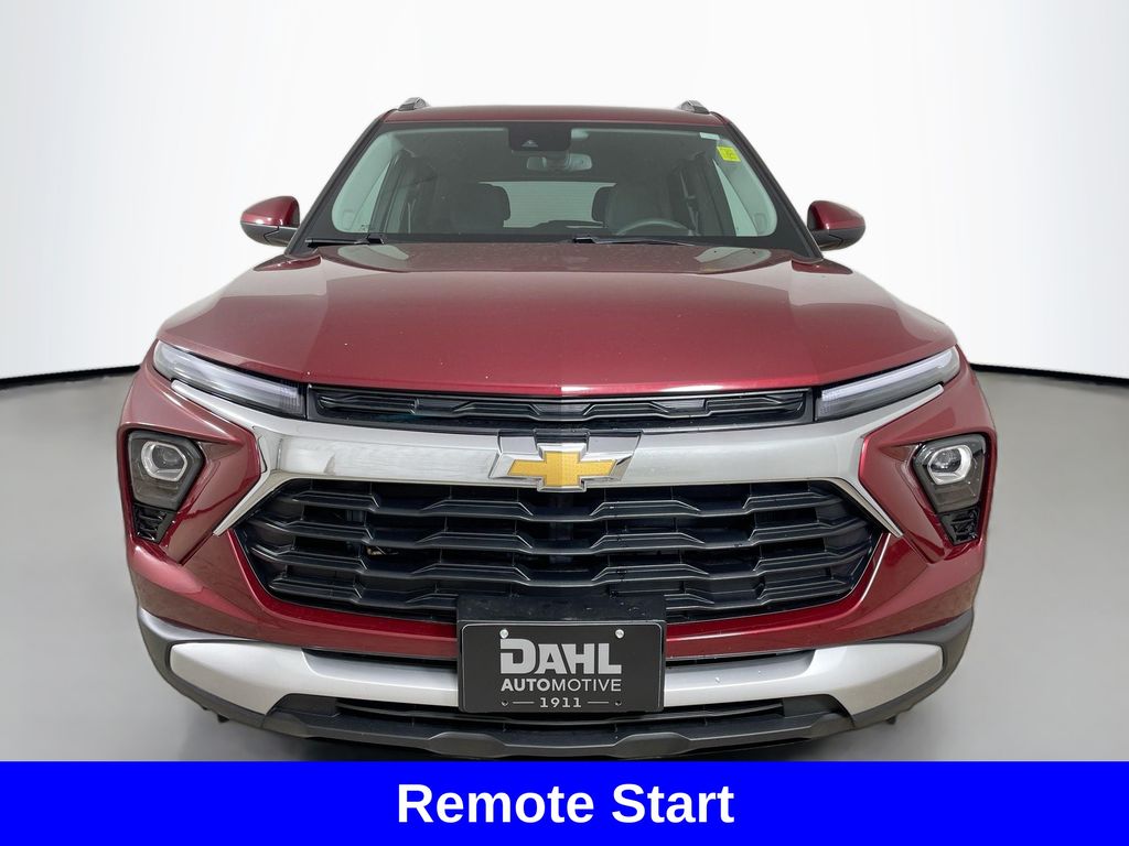 2025 Chevrolet Trailblazer LT photo 2